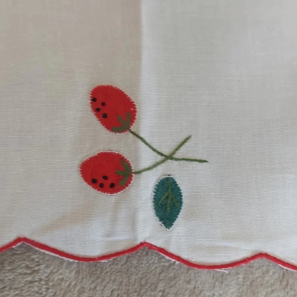 Vintage Placemats  Cream Red Appliques and Embroidered Scalloped Edges